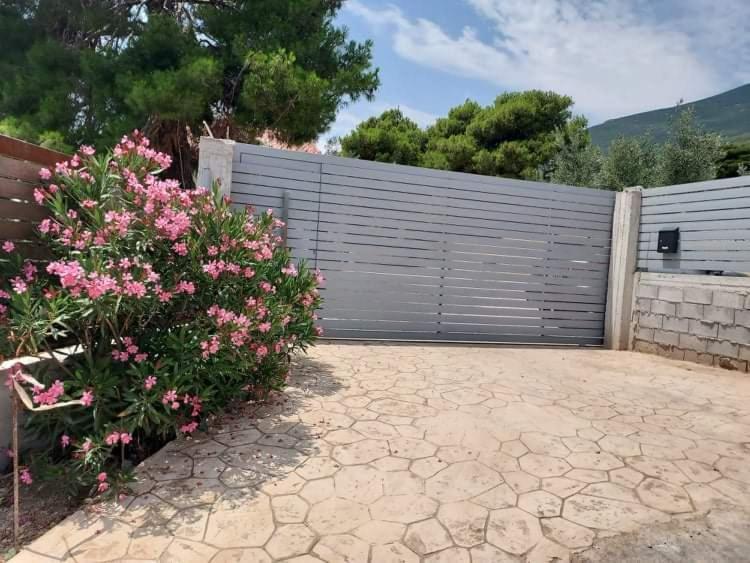 Guesthouse Aggelos Porto Germeno Eksteriør billede